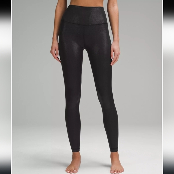Lululemon High-Waisted Aling Black - Picture 2 of 7